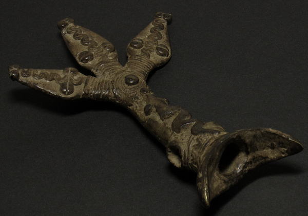 ガンのブロンズ製ホイッスル（三ッ頭のヘビ）・ブルキナファソ<アフリカのブロンズ彫刻