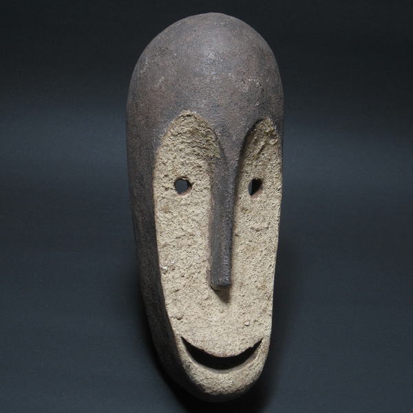 白い顔のマスク アフリカの仮面 木彫り アフリカ雑貨アザライ