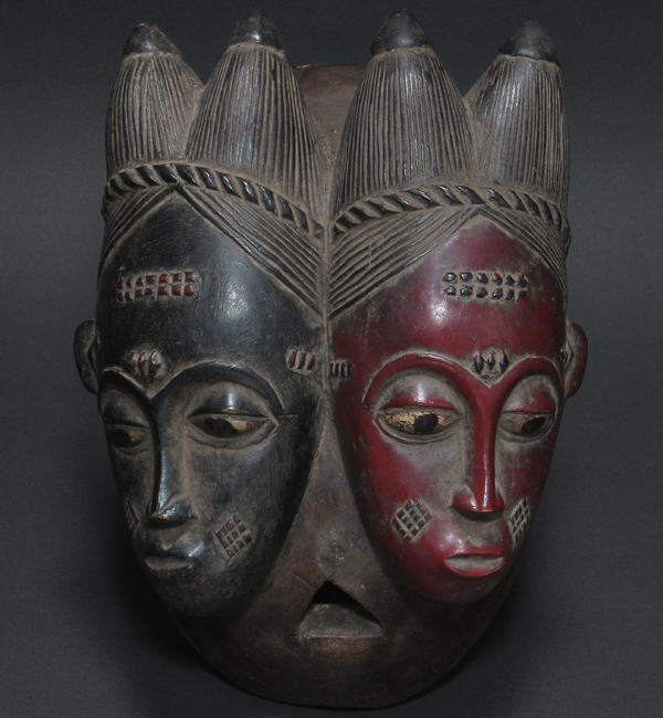 双子のマスク<アフリカの仮面(木彫り)：アフリカ雑貨アザライ