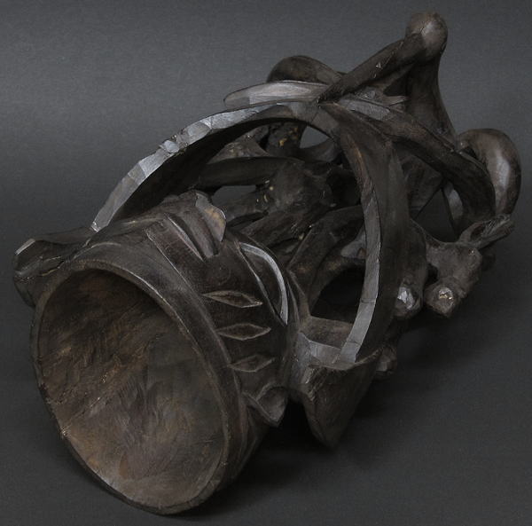 ヨルバのゲレデ(ヘルメット型頭上面)・ベナンorナイジェリア＜アフリカの仮面(木彫り)
