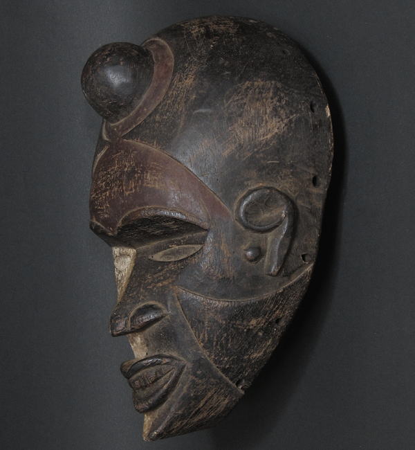 バコンゴのマスク・両コンゴ＜アフリカの仮面(木彫り)