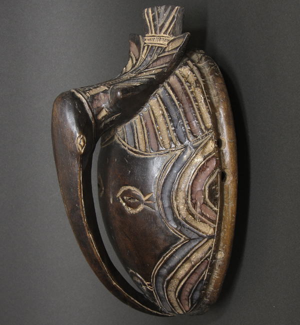 リグビのカラオーのマスク・コートジボワール＜アフリカの仮面(木彫り)