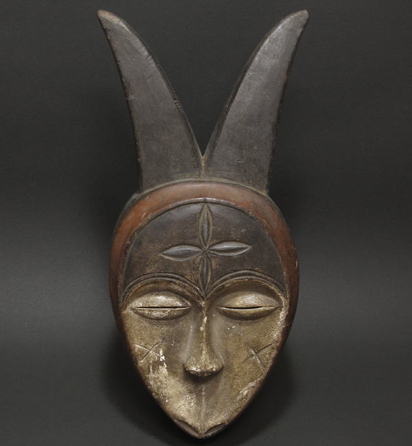 クウェレのレイヨウのマスク・ガボンorカメルーンorコンゴ共和国＜アフリカの仮面(木彫り)