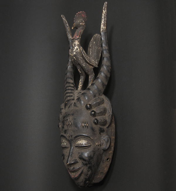 グロのザウリのマスク・コートジボワール＜アフリカの仮面(木彫り)
