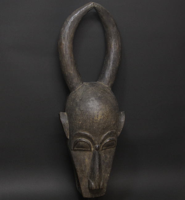 バウレの野牛のマスク（大）・コートジボワール＜アフリカの仮面(木彫り)