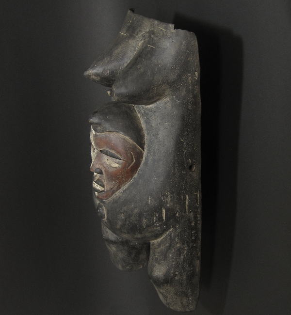 バコンゴの胴体マスク(女性)・両コンゴ＜アフリカの仮面(木彫り)