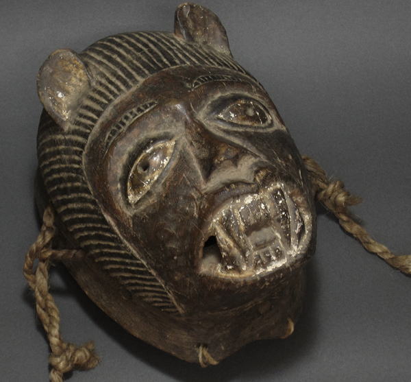ライオンのマスク・コートジボワールorブルキナファソ＜アフリカの仮面(木彫り)
