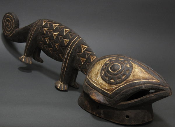 グルンシのカメレオンのマスク・ブルキナファソ＜アフリカの仮面(木彫り)