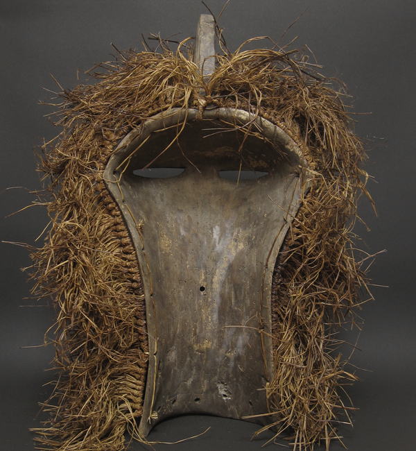 バソンゲのマスク(大)・コンゴ民主共和国＜アフリカの仮面(木彫り)