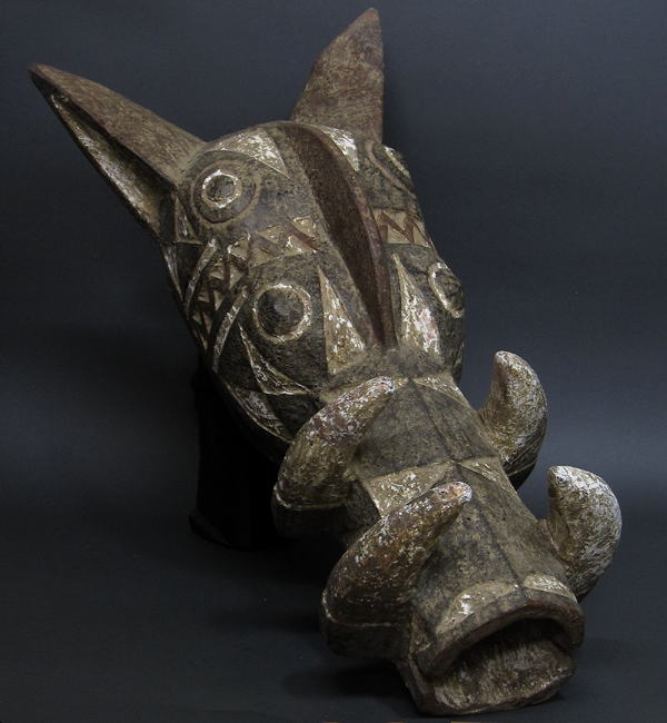 グルンシのイボイノシシのマスク(大)・ブルキナファソ＜アフリカの仮面(木彫り)
