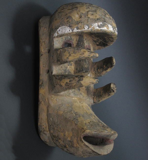 ゲレのマスク・コートジボワール＜アフリカの仮面(木彫り)