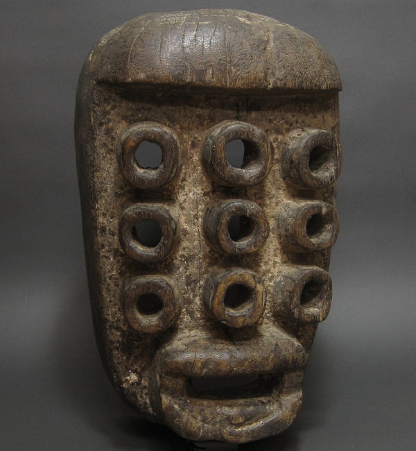 グレボの九つの目のマスク(大)・コートジボワール＜アフリカの仮面(木彫り)