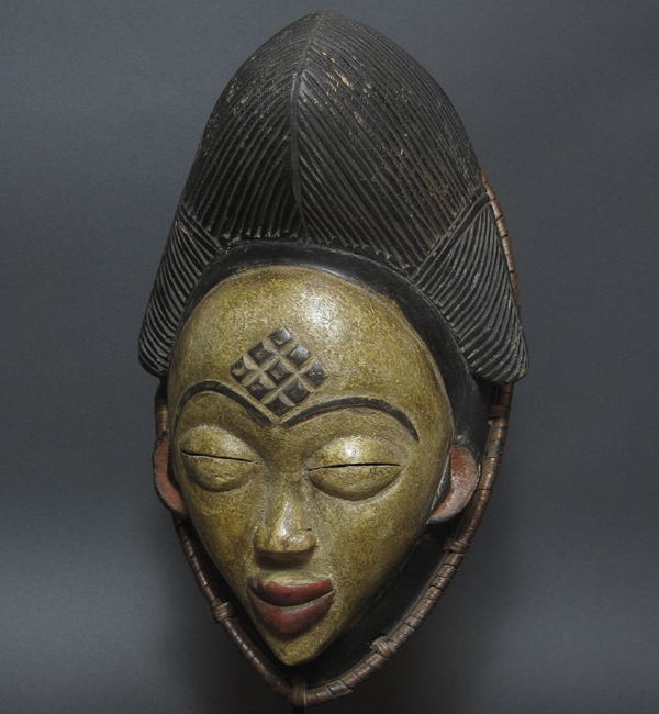プヌのOkuyiマスク・ガボンorコンゴ共和国＜アフリカの仮面(木彫り)