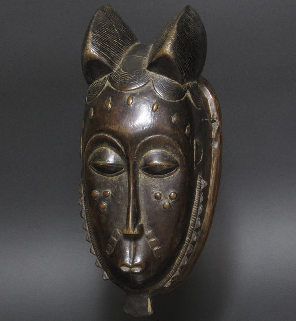 バウレのマスク・コートジボワール＜アフリカの仮面(木彫り)