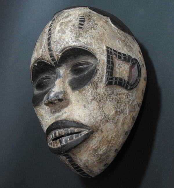 イボのマスク・ナイジェリア＜アフリカの仮面(木彫り)