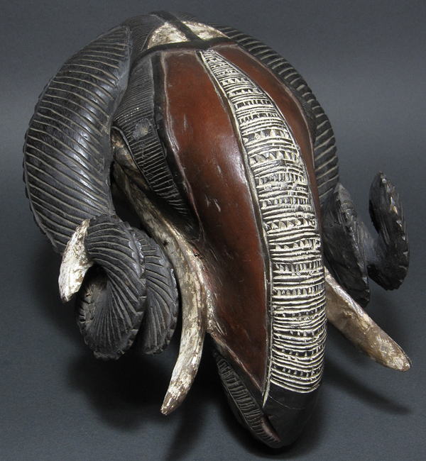 バウレのヒツジのマスク・コートジボワール＜アフリカの仮面(木彫り)
