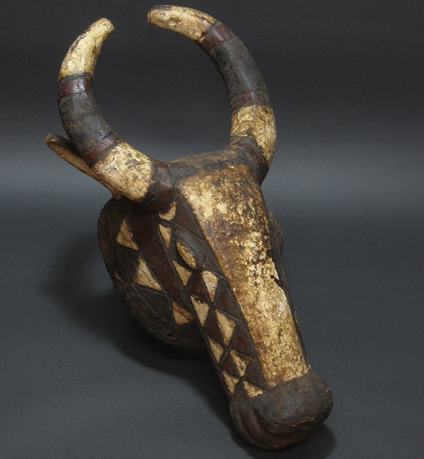 グルンシの野牛のマスク・ブルキナファソ＜アフリカの仮面(木彫り)