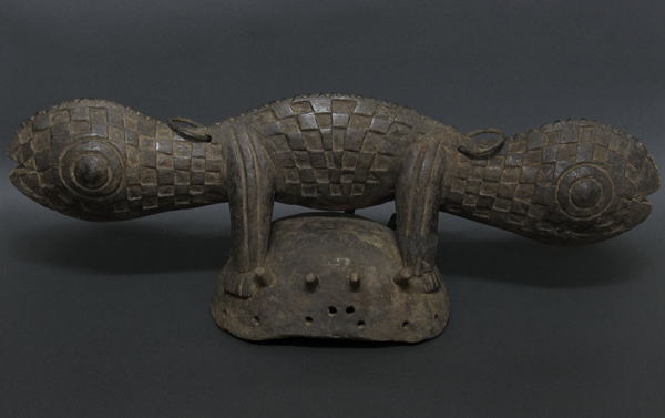 グルンシの双頭のカメレオンのマスク・ブルキナファソ＜アフリカの仮面(木彫り)