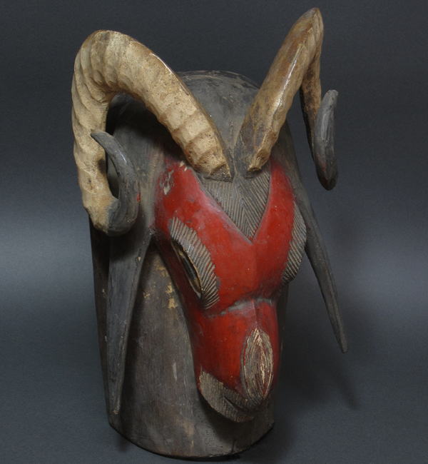 グロのヒツジのマスク・コートジボワール＜アフリカの仮面(木彫り)