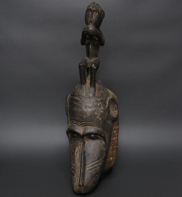 バウレのサルのマスク・コートジボワール＜アフリカの仮面(木彫り)