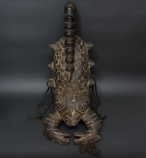 グルンシのサソリのマスク・ブルキナファソ＜アフリカの仮面(木彫り)