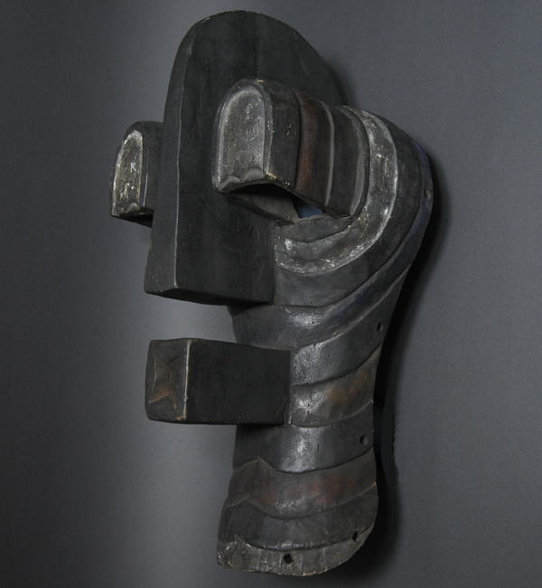 �o�\���Q�̃}�X�N(��)�E�R���S���勤�a�����A�t���J�̉���(�ؒ���)