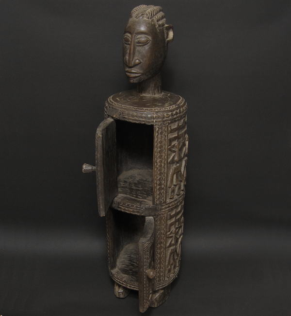 ドゴンの木彫り薬箪笥(大)・マリ<アフリカの木彫り家具・民具