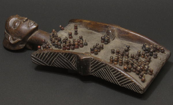 ルバの木彫りの記録板(ルカサ)・コンゴ民主共和国(旧ザイール)<アフリカの木彫り祭具・民具