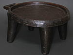 木彫りのコーヒー盆(四本足)・エチオピア<アフリカの木彫家具・民具：アフリカ雑貨アザライ