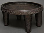木彫りのコーヒー盆(四本足)・エチオピア<アフリカの木彫家具・民具
