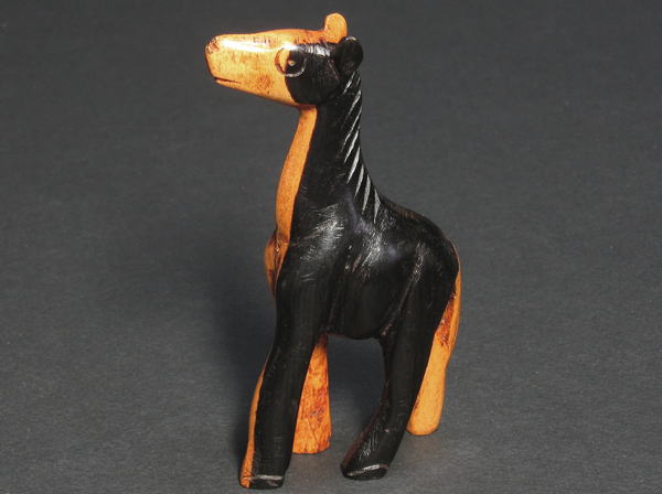 エボニーアニマル(キリン)・ブルキナファソ<アフリカの木彫り像