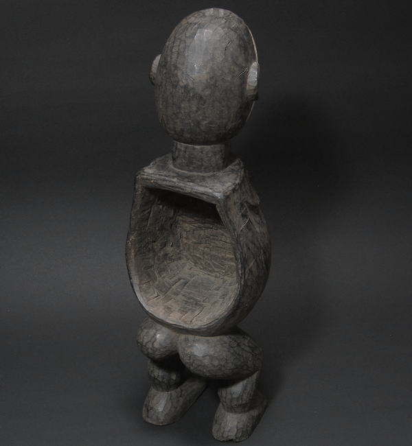 ペンデ?の木彫り男性立像・コンゴ民主共和国(旧ザイール)?<アフリカの木彫り像
