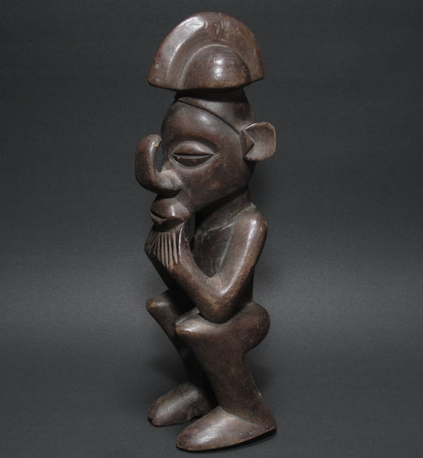 めくれた鼻の偶像<アフリカの木彫り像：アフリカ雑貨アザライ