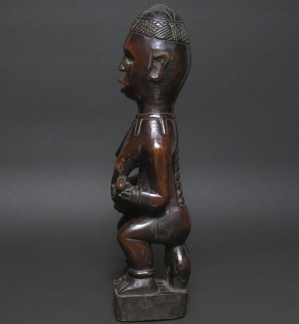 バコンゴの母子坐像・コンゴ民主共和国（旧ザイール）<アフリカの木彫り像