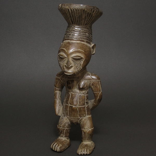 マングベトゥの祖霊像(小)・コンゴ民主共和国<アフリカの木彫り像