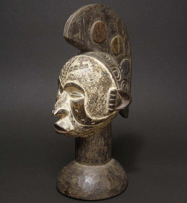 イボの乙女の精霊の頭像・ナイジェリア＜アフリカの木彫り像