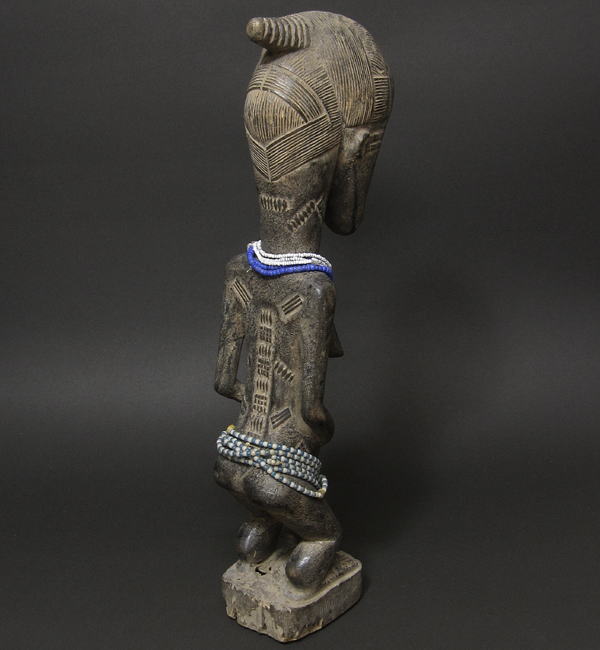バウレの女性立像・コートジボワール<アフリカの木彫り像