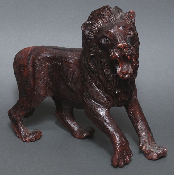 アイアンウッドのライオン像<アフリカの木彫り像