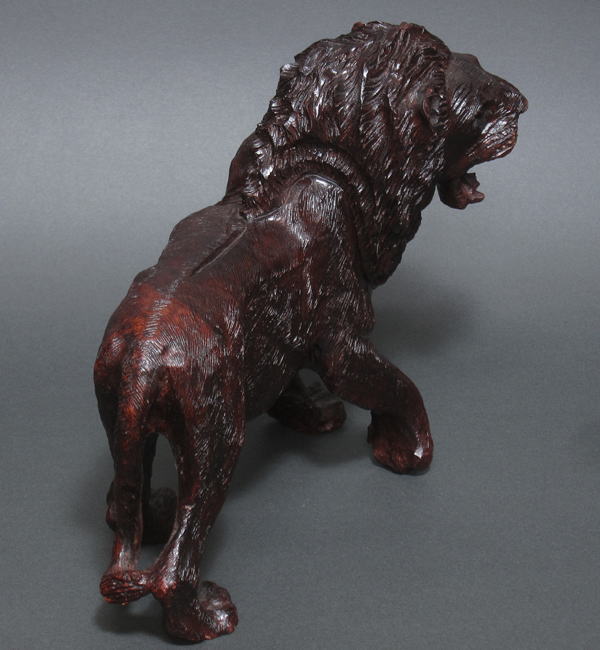 アイアンウッドのライオン像<アフリカの木彫り像
