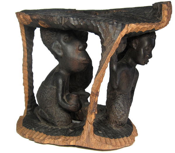 エボニー彫刻（中）<アフリカの木像：アフリカ雑貨アザライ