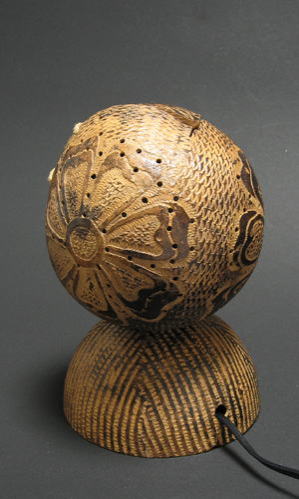 アフリカのひょうたん雑貨　ココヤシランプ(小)　ベナン