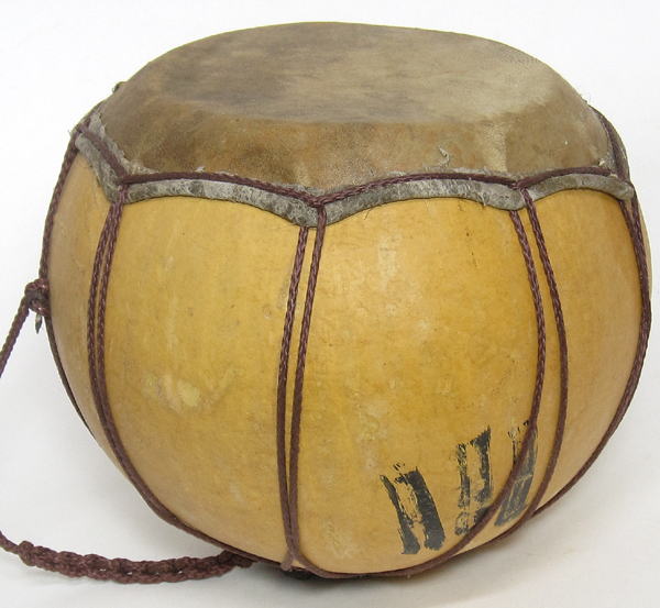 ベンドレ（ひょうたんドラム・中）・ブルキナファソ<アフリカのひょうたん楽器