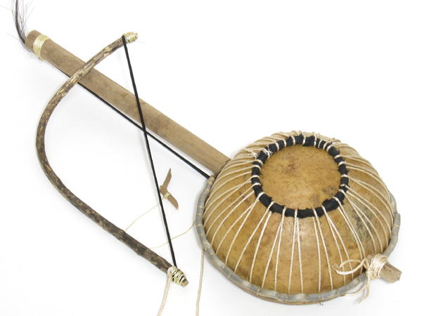モシのルドゥガ（ひょうたんバイオリン小）・ブルキナファソ<アフリカのひょうたん楽器