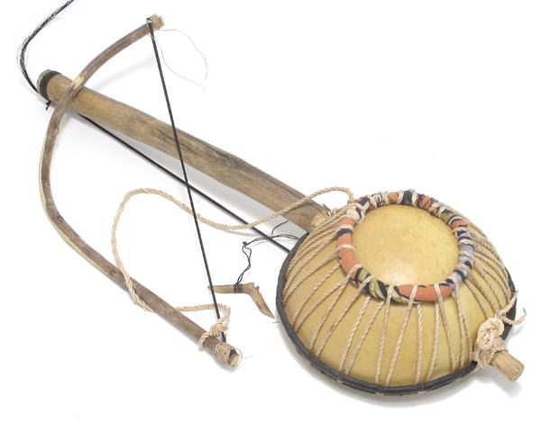 モシのルドゥガ(ひょうたんバイオリン小)・ブルキナファソ<アフリカのひょうたん楽器