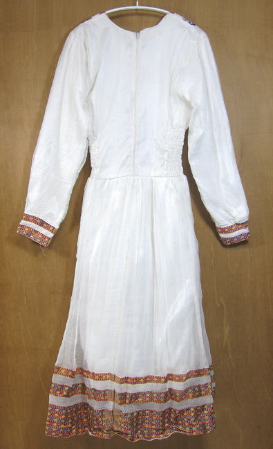 刺繍入りエチオピアンドレス（ショール付き）・エチオピア<アフリカの衣服・伝統衣装