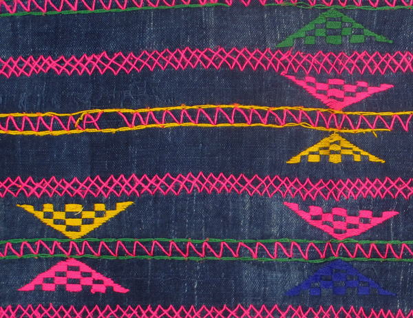 藍染め古布(大・刺繍入り)・ブルキナファソ<アフリカの布
